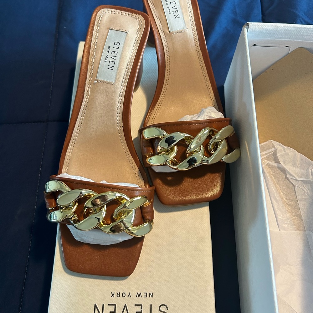Steven New York • Tan Mules with Gold Chain • 7.5 •